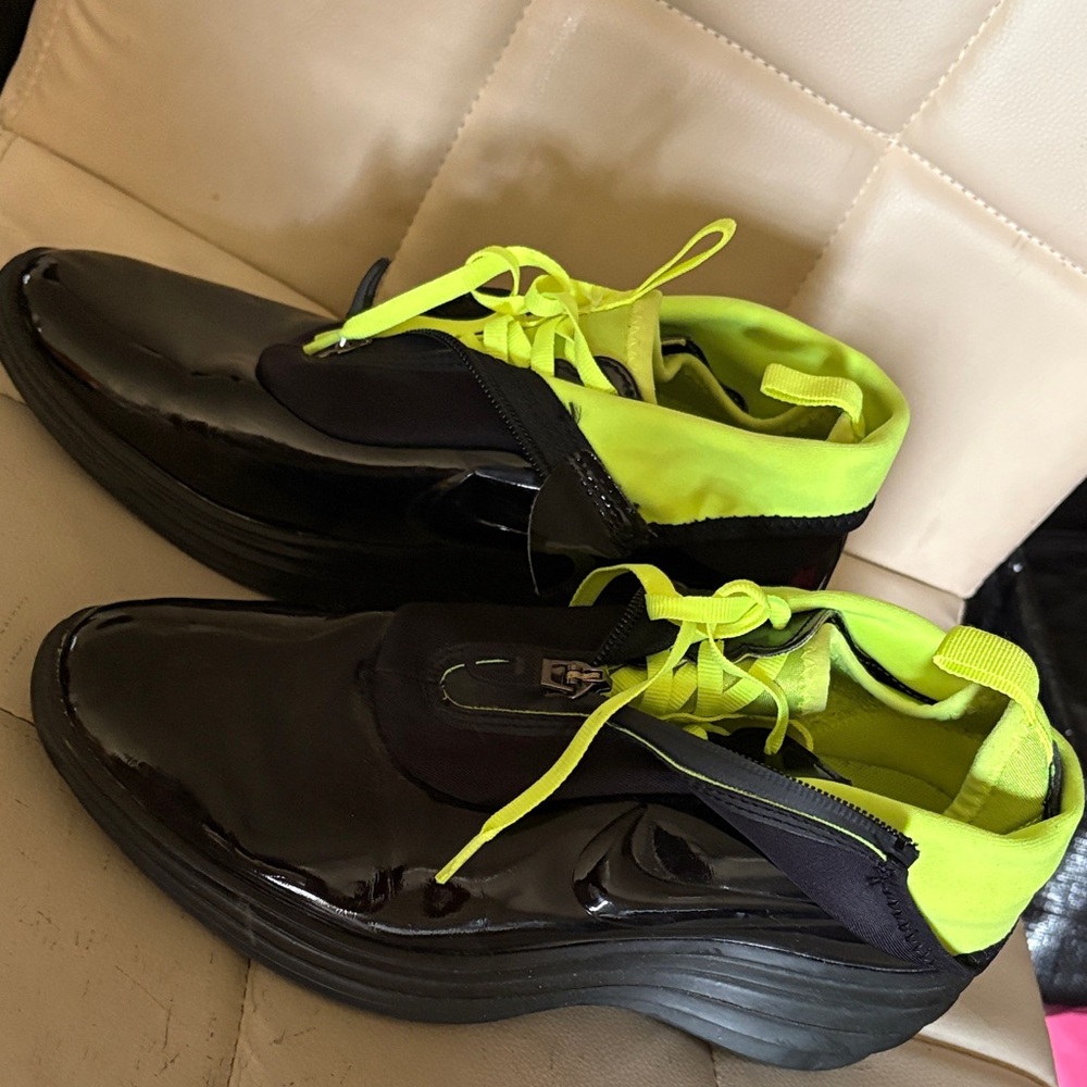 Nike Black and Neon Yellow Men's Sneakers